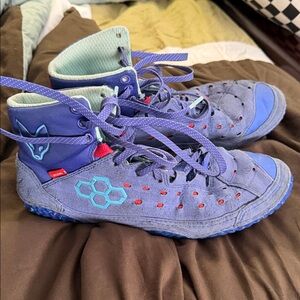 Men's Athletic High-Top Shoes in Blue